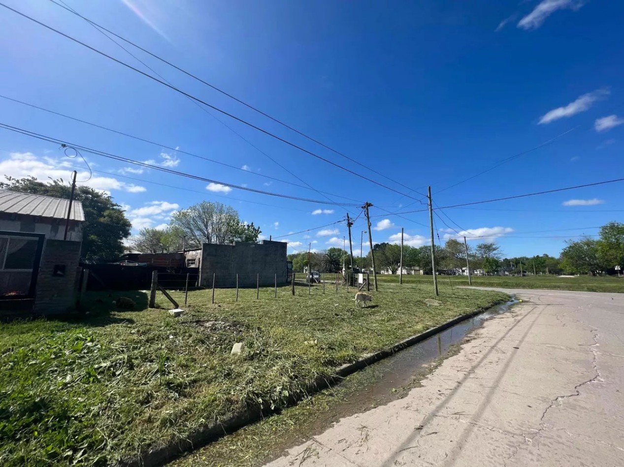 Lote en Esquina en Veronica T-780