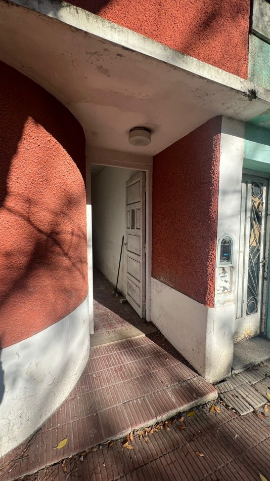 Casa con Local en Veronica K-1184