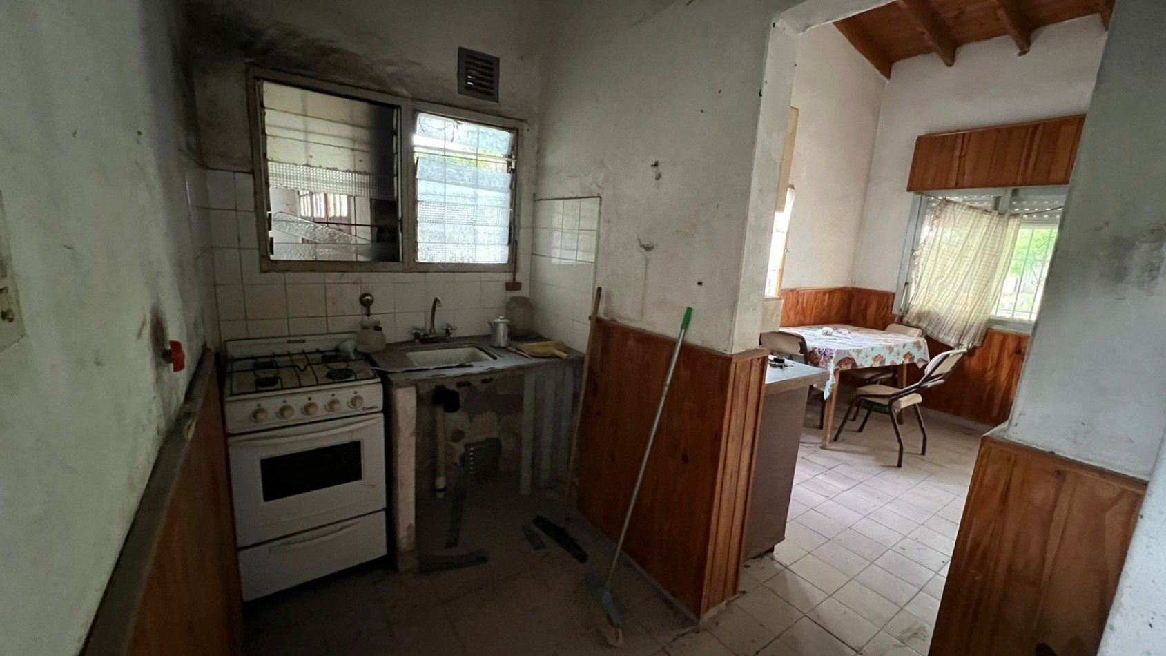Casa CENTRICA en Veronica 2 Dorm  c/ Cochera K-1168