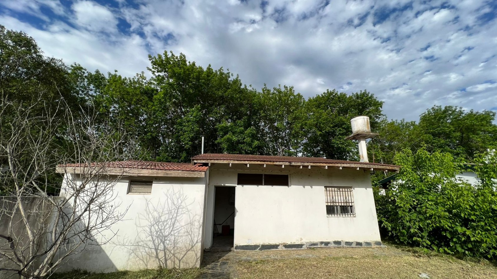 Casa CENTRICA en Veronica 2 Dorm  c/ Cochera K-1168