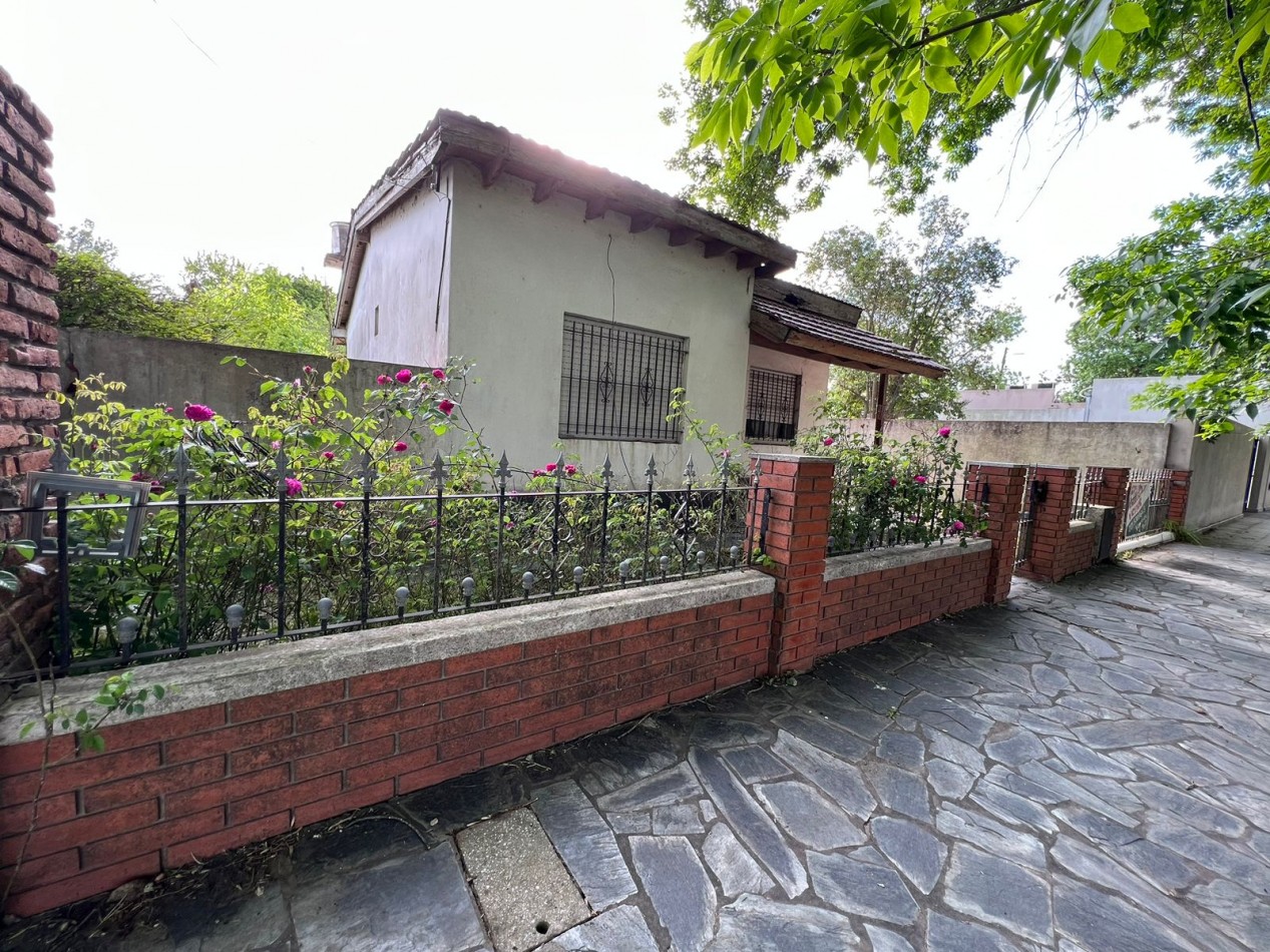 Casa CENTRICA en Veronica 2 Dorm  c/ Cochera K-1168