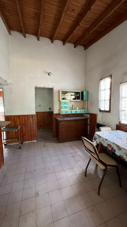 Casa CENTRICA en Veronica 2 Dorm  c/ Cochera K-1168