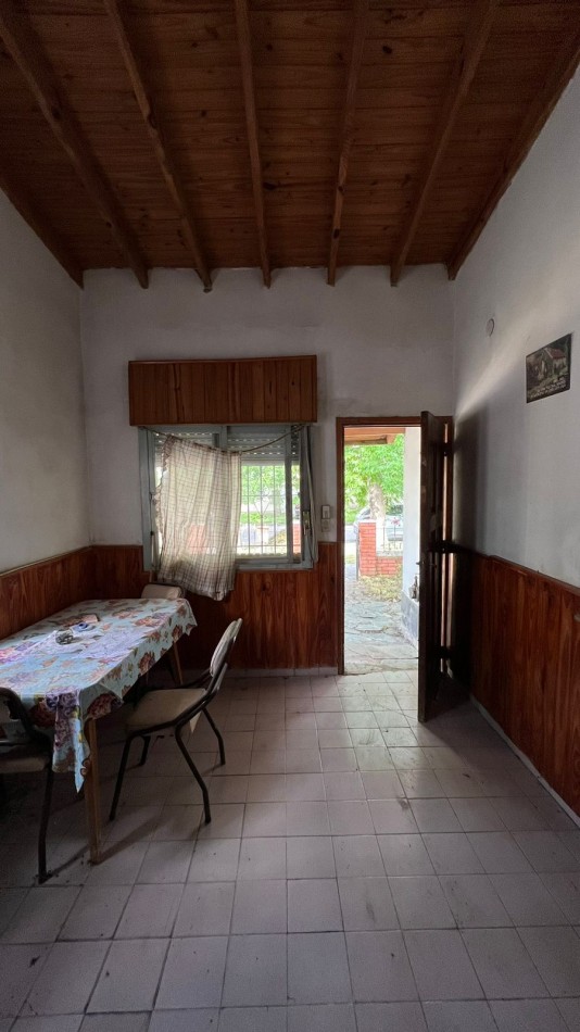 Casa CENTRICA en Veronica 2 Dorm  c/ Cochera K-1168