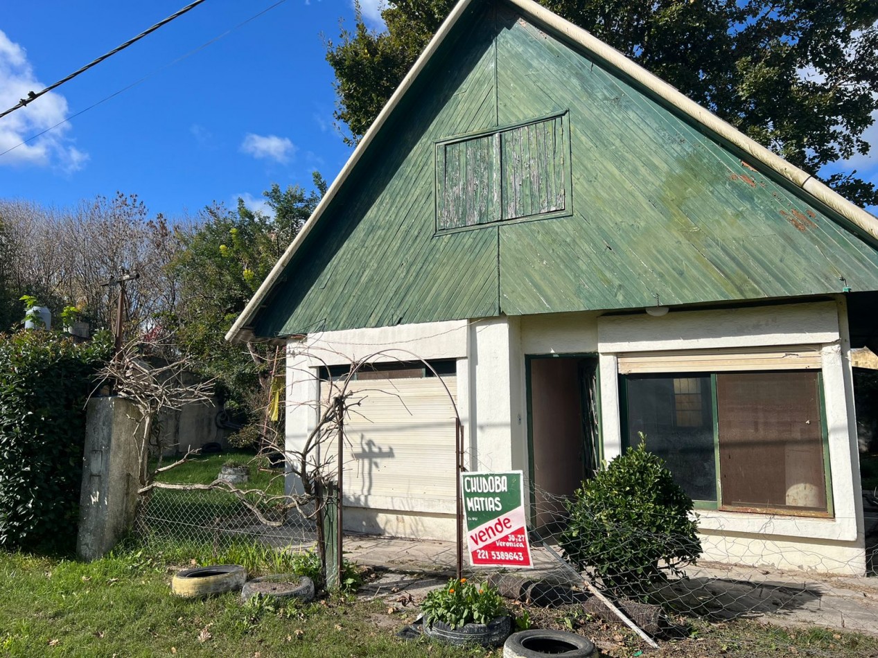VENTA Retasada - Casa en Veronica sobre 2 lotes K-1188