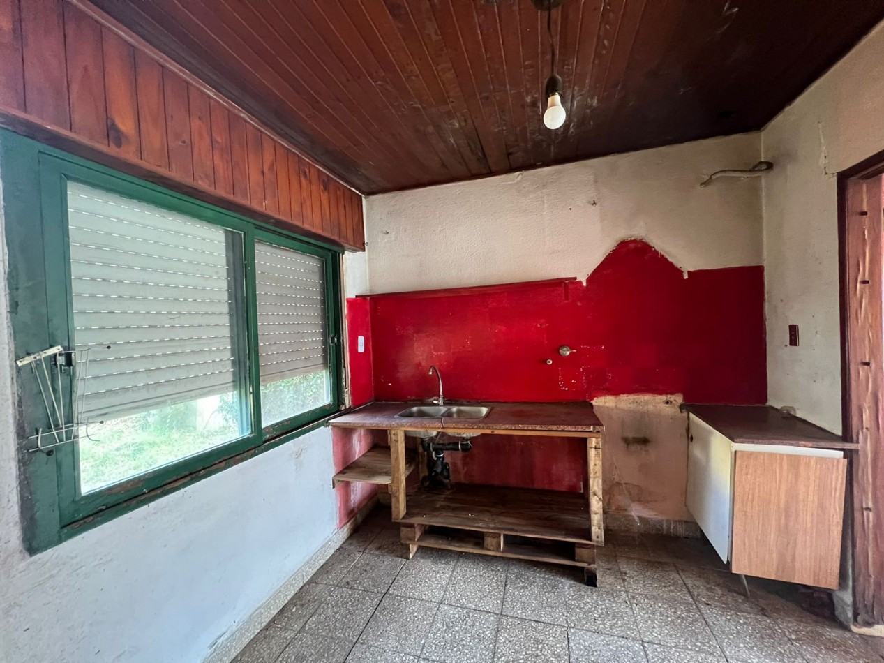 VENTA Retasada - Casa en Veronica sobre 2 lotes K-1188