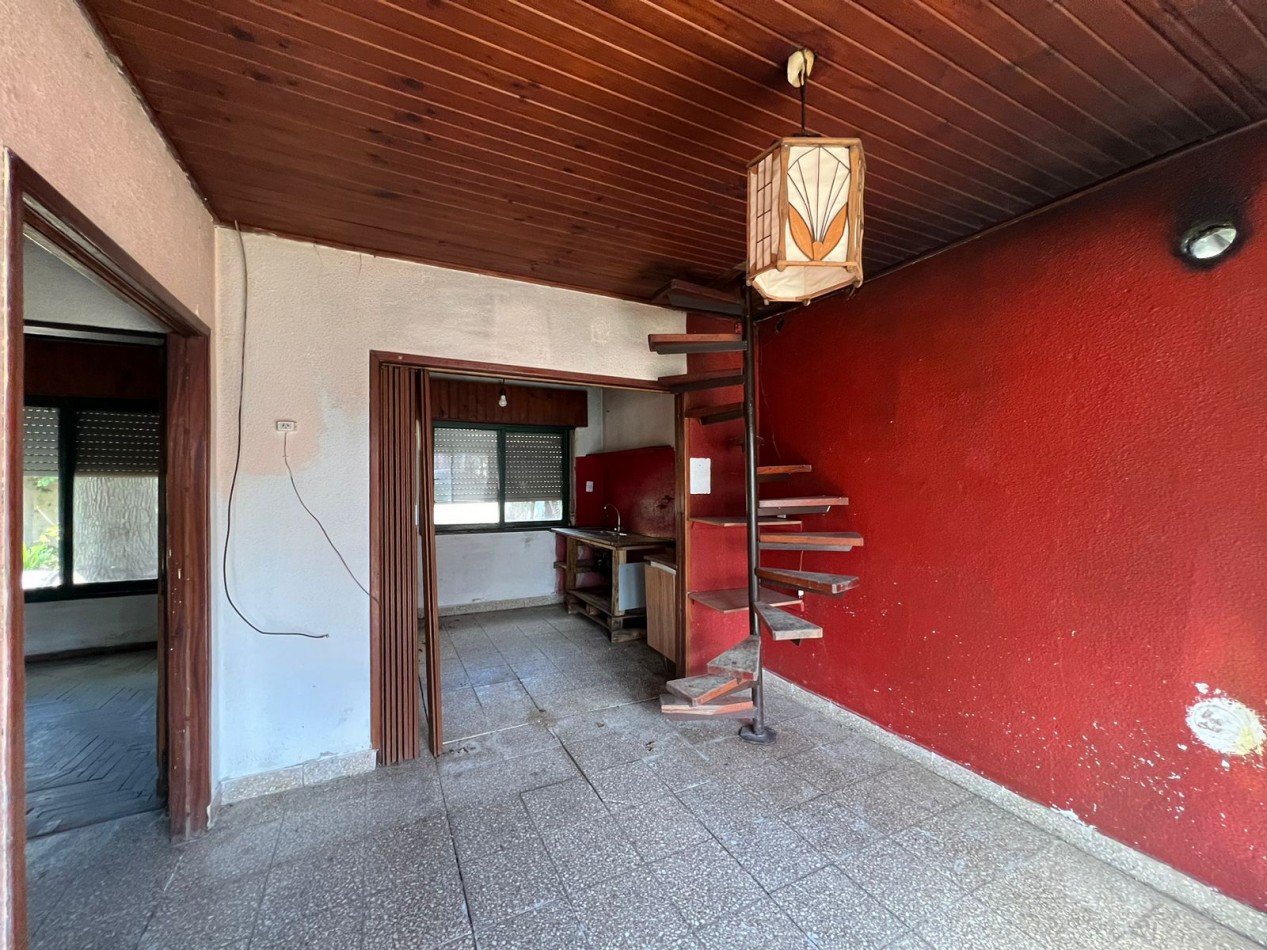 VENTA Retasada - Casa en Veronica sobre 2 lotes K-1188