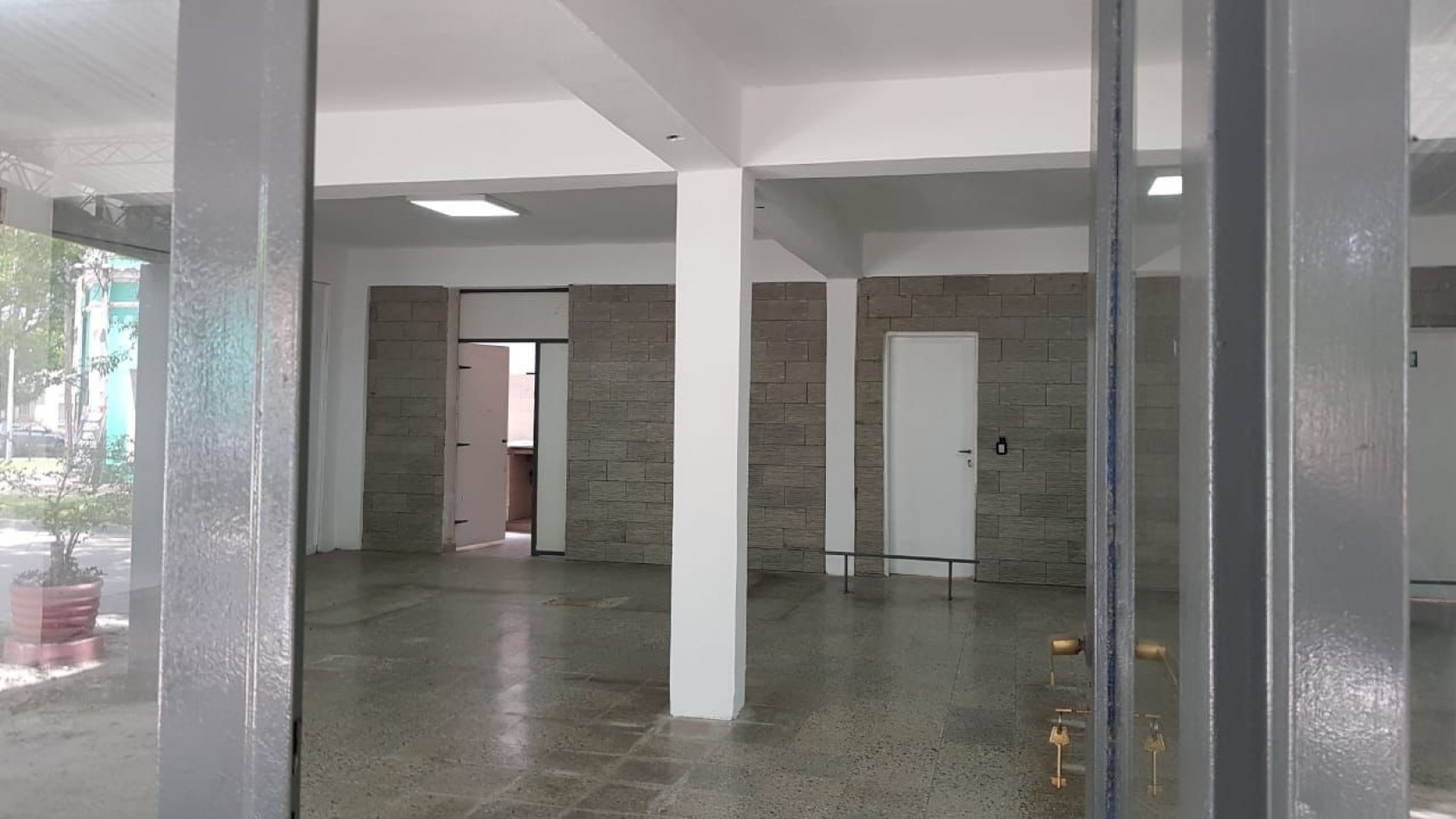 VENTA Local Comercial En Veronica K-1176