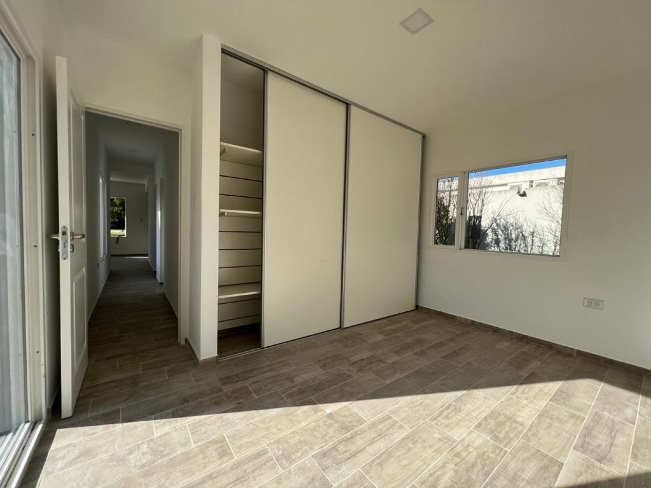 VENTA Casa en Barrio Cerrado Veronica Lawn Tenis - Punta Indio K-1146