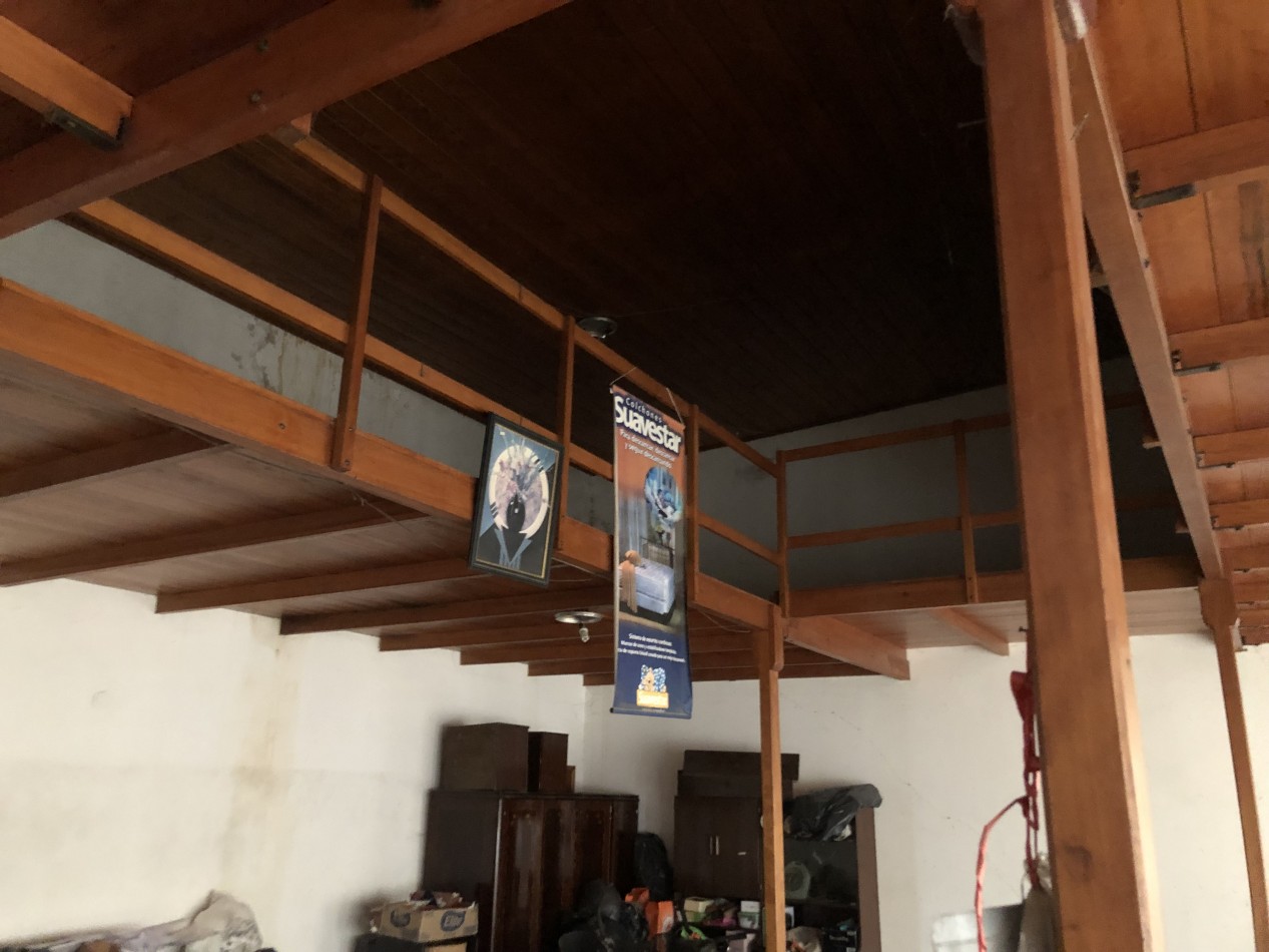 VENTA CASA CON LOCAL en Veronica K-1082