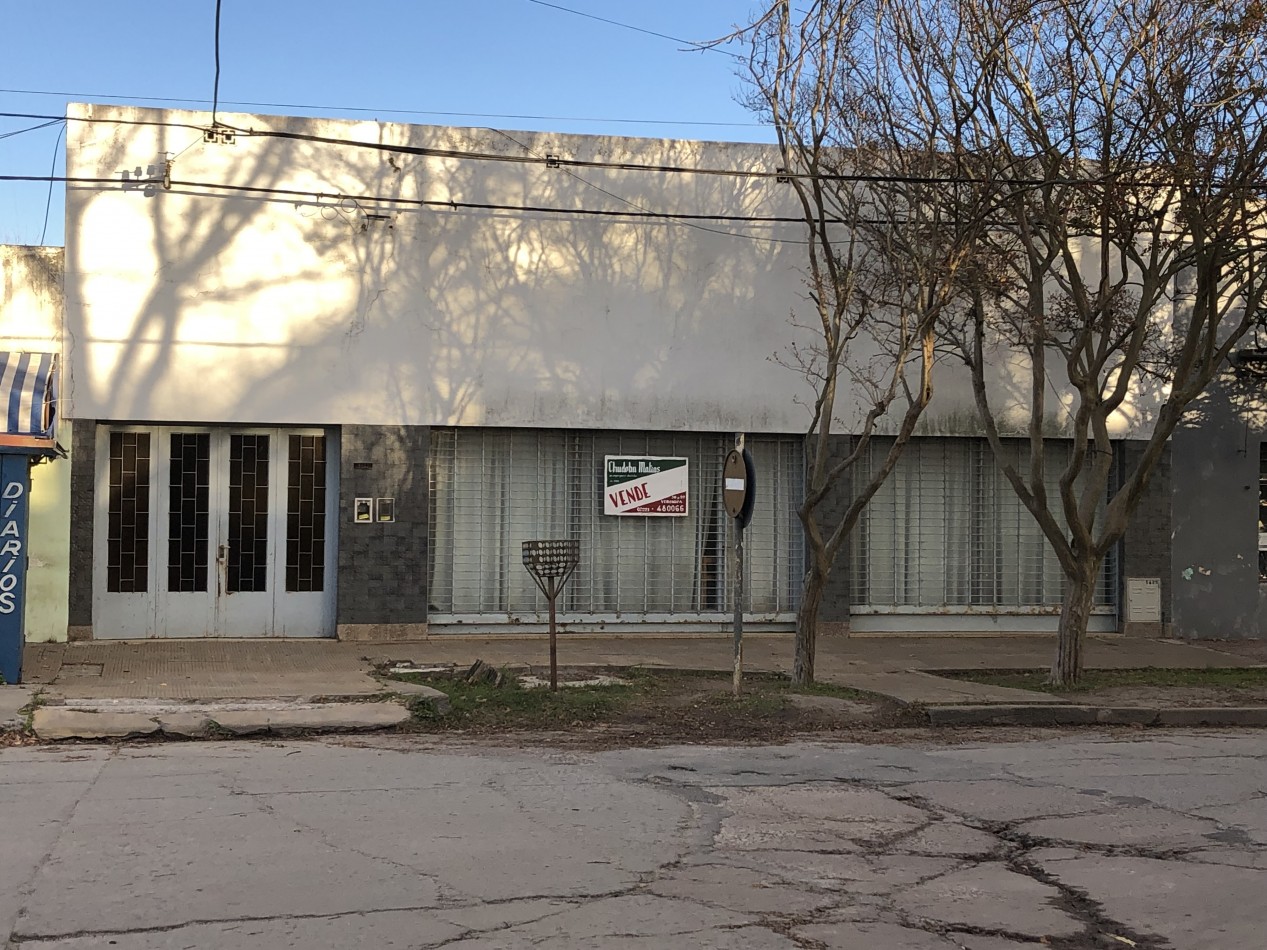 VENTA CASA CON LOCAL en Veronica K-1082