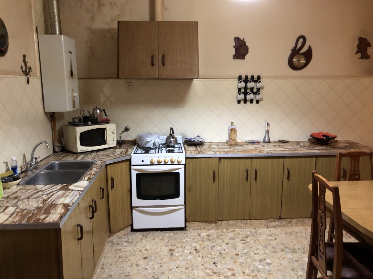 VENTA CASA CON LOCAL en Veronica K-1082