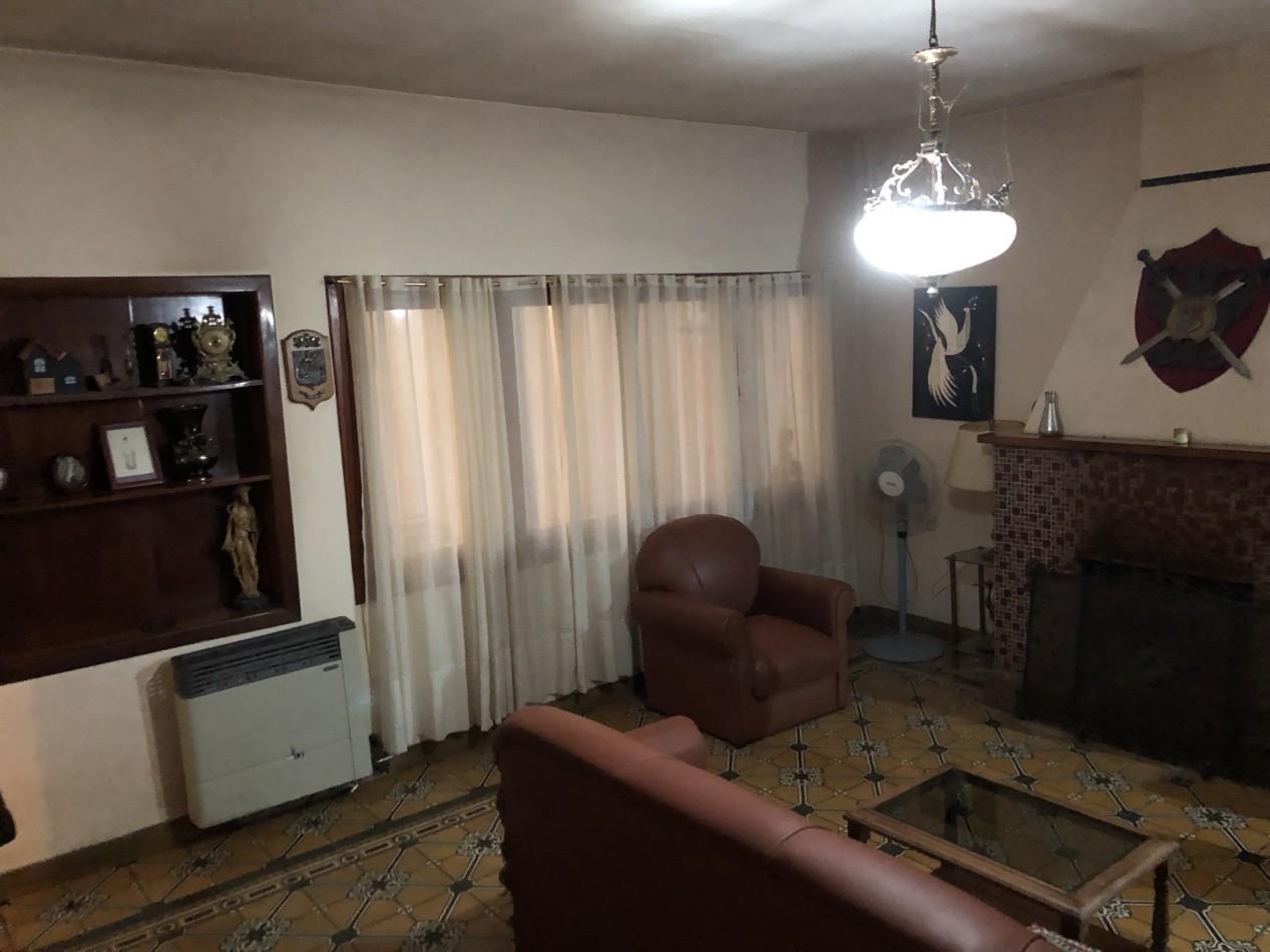 VENTA CASA CON LOCAL en Veronica K-1082