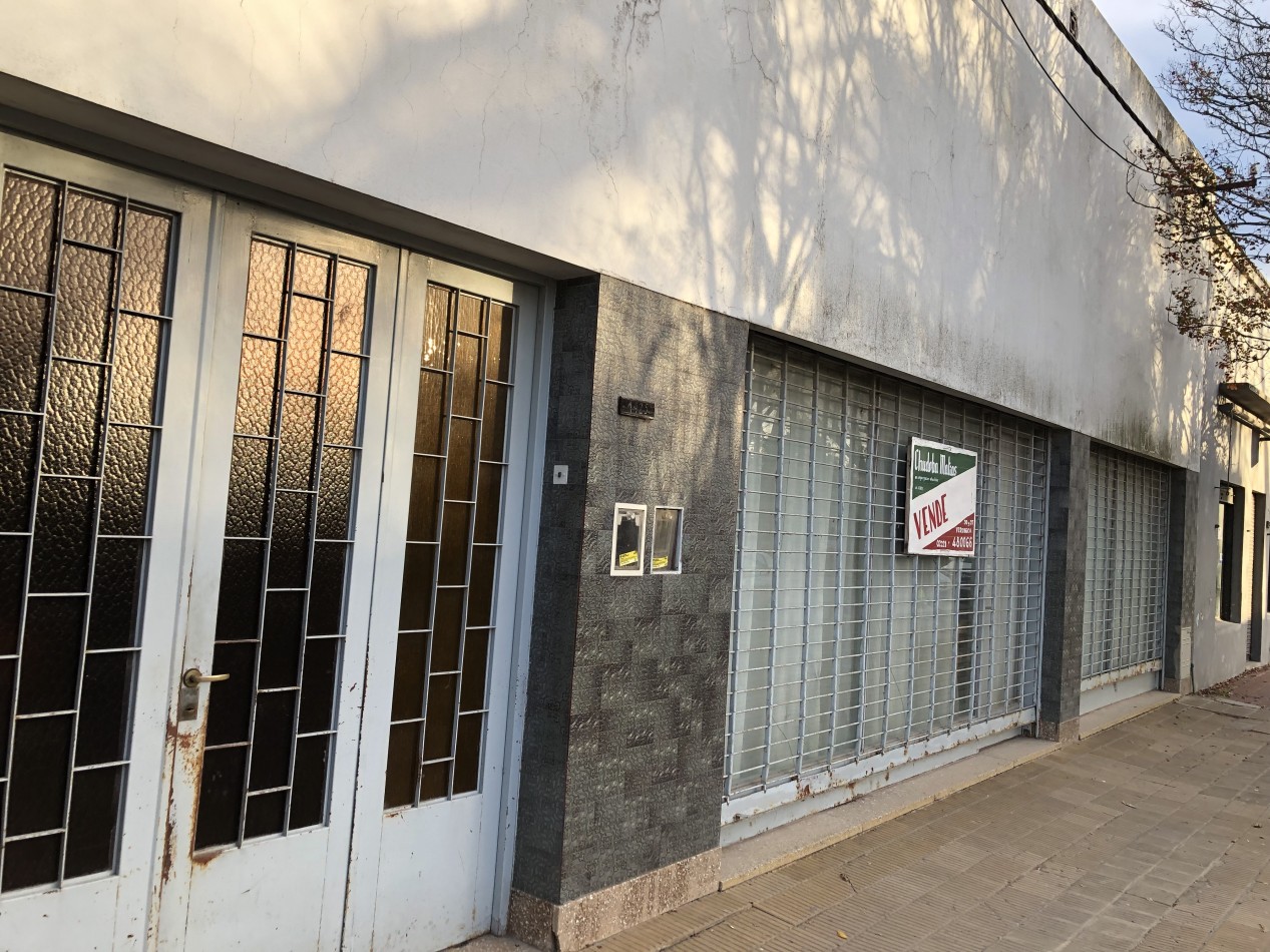VENTA CASA CON LOCAL en Veronica K-1082
