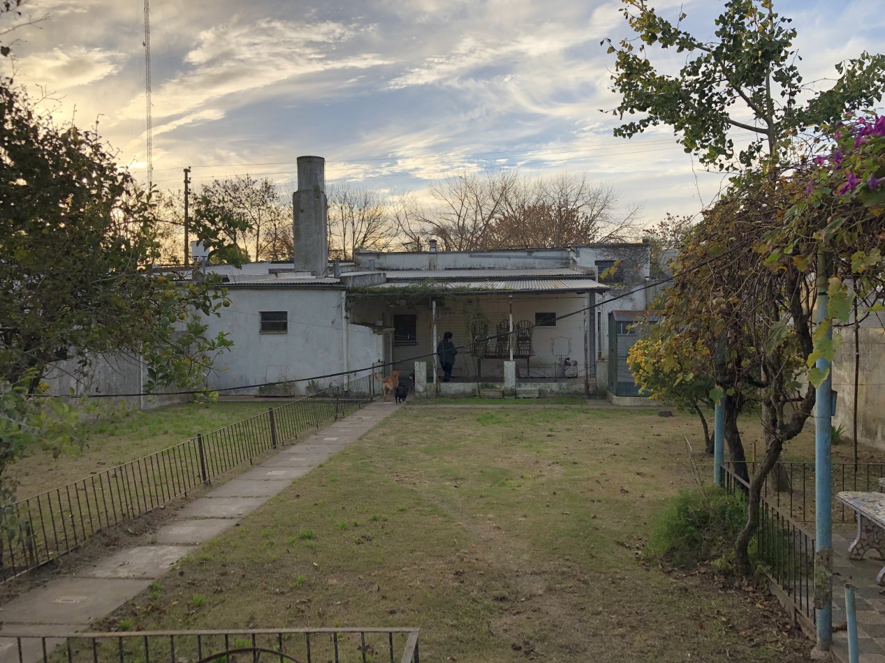 VENTA CASA CON LOCAL en Veronica K-1082