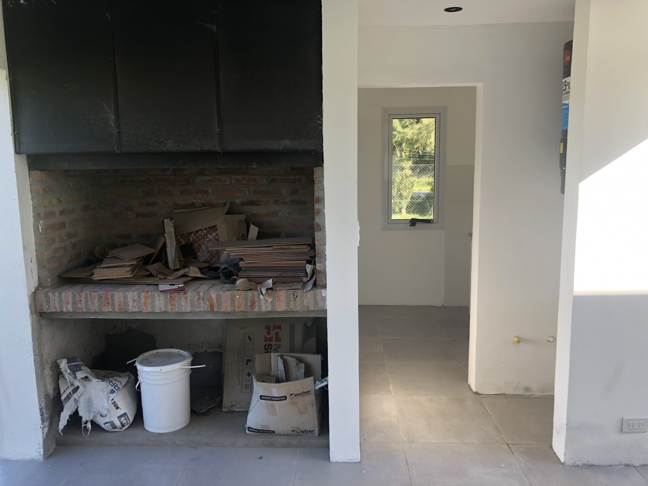 CASA - VENTA - EN BARRIO VERONICA LAWN TENIS K-1075