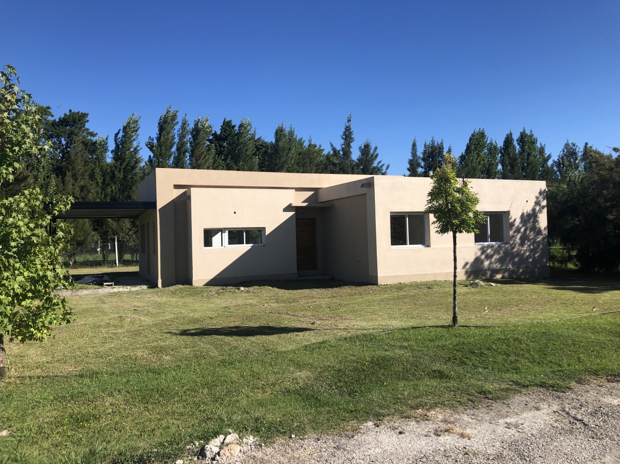 CASA - VENTA - EN BARRIO VERONICA LAWN TENIS K-1075