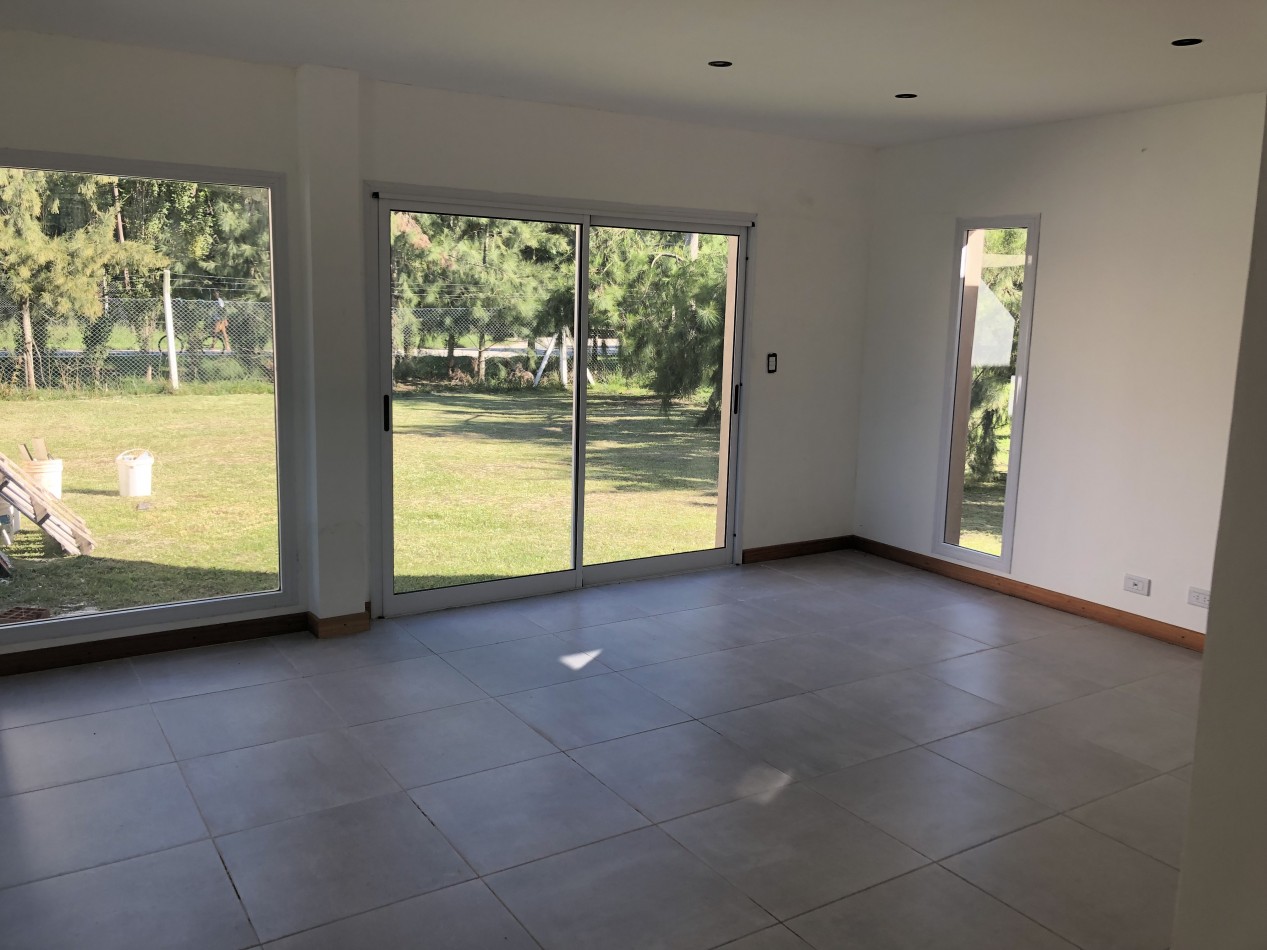 CASA - VENTA - EN BARRIO VERONICA LAWN TENIS K-1075