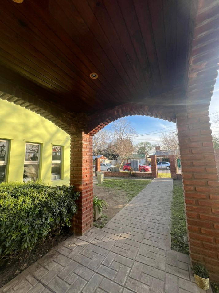 CASA - VENTA - IMPECABLE VERONICA K-1193