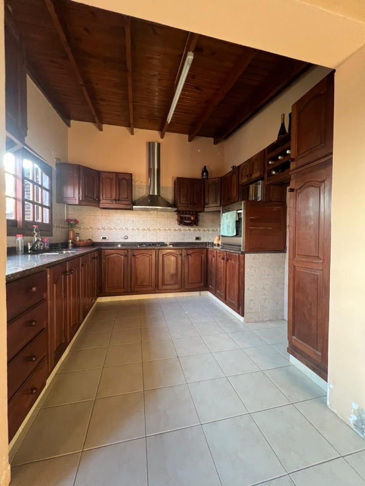 CASA - VENTA - IMPECABLE VERONICA K-1193