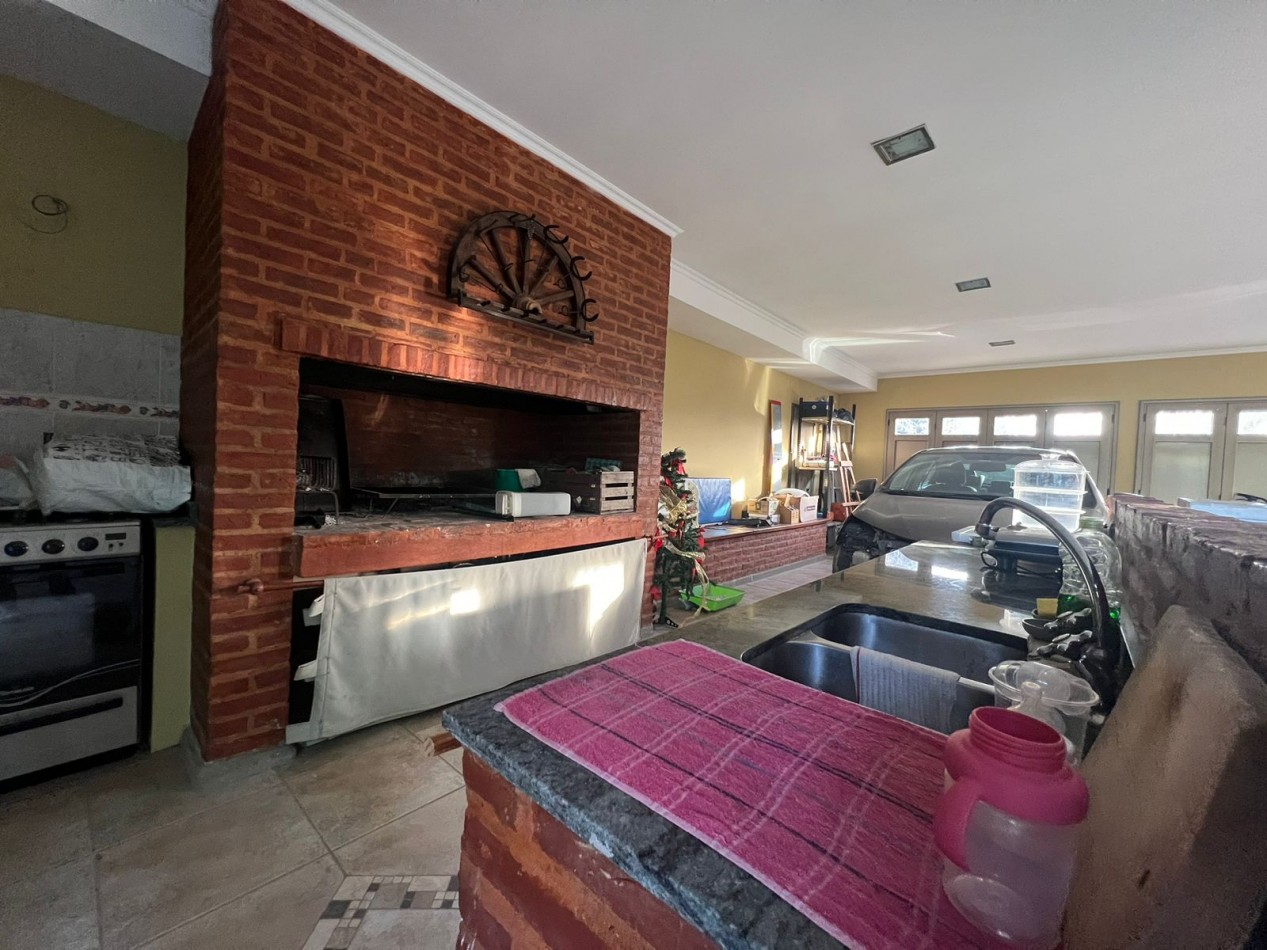 CASA - VENTA - IMPECABLE VERONICA K-1193