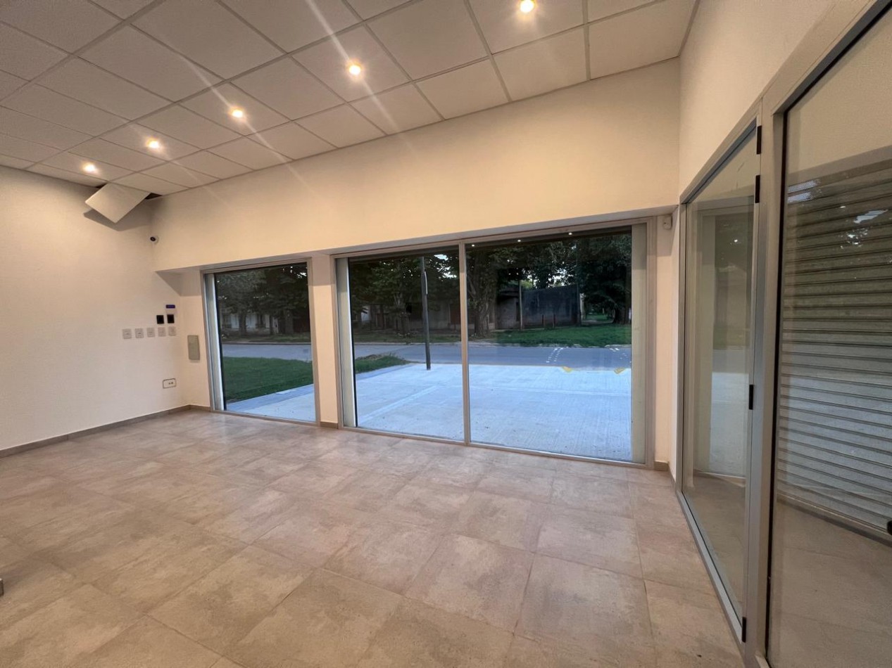 VENTA LOCAL 224m² A ESTRENAR VERONICA 