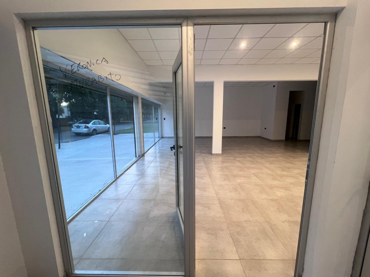 VENTA LOCAL 224m² A ESTRENAR VERONICA 