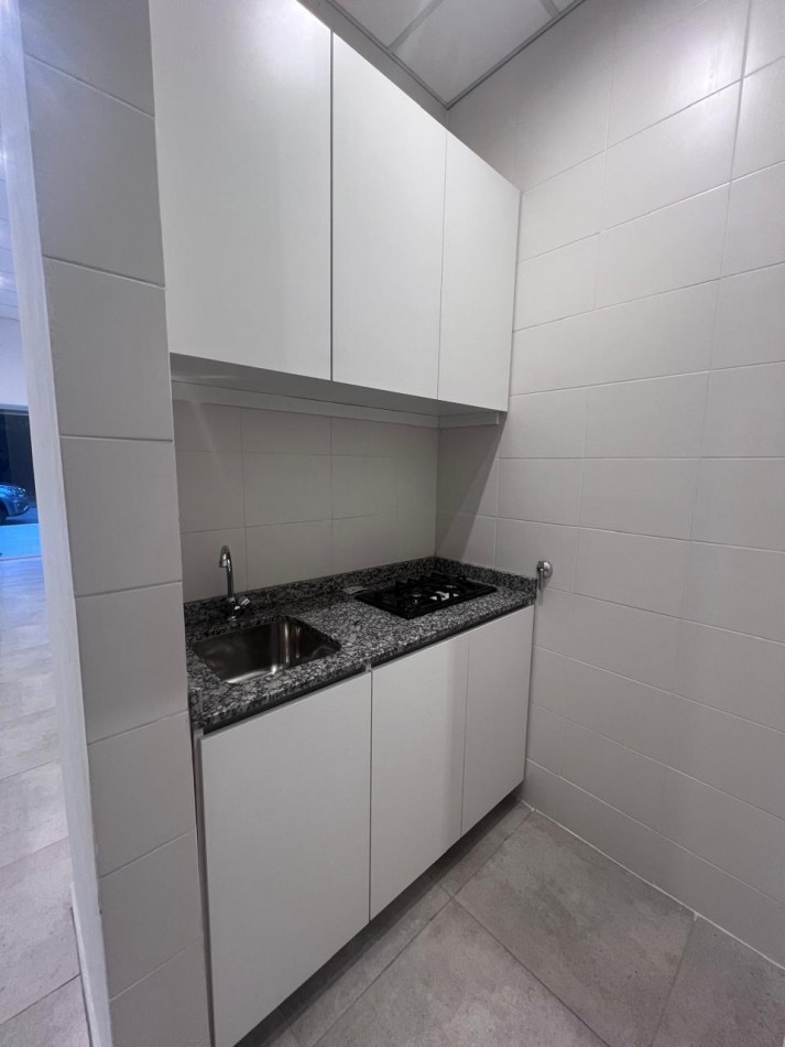 VENTA LOCAL 224m² A ESTRENAR VERONICA 