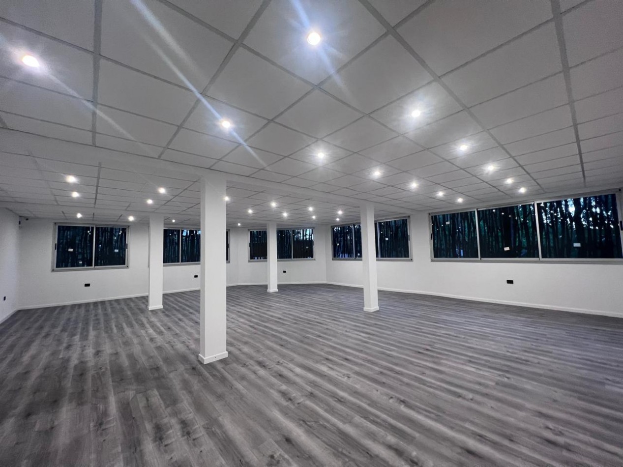 VENTA LOCAL 224m² A ESTRENAR VERONICA 