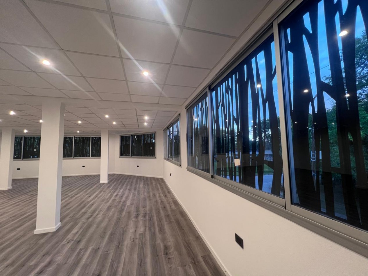 VENTA LOCAL 224m² A ESTRENAR VERONICA 