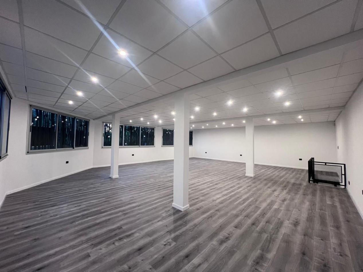 VENTA LOCAL 224m² A ESTRENAR VERONICA 