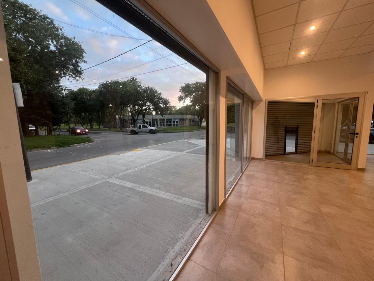 VENTA LOCAL 224m² A ESTRENAR VERONICA 
