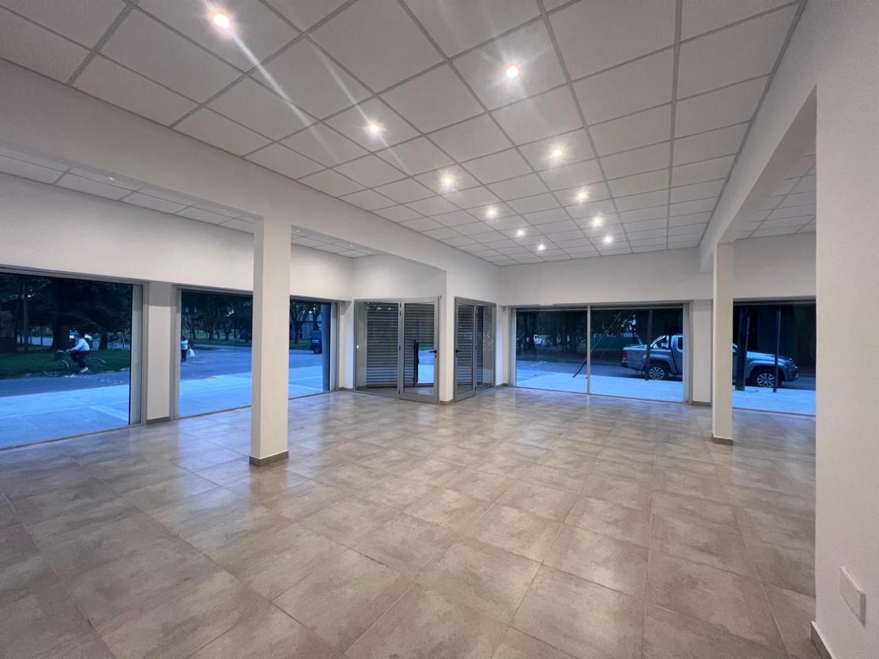 VENTA LOCAL 224m² A ESTRENAR VERONICA 