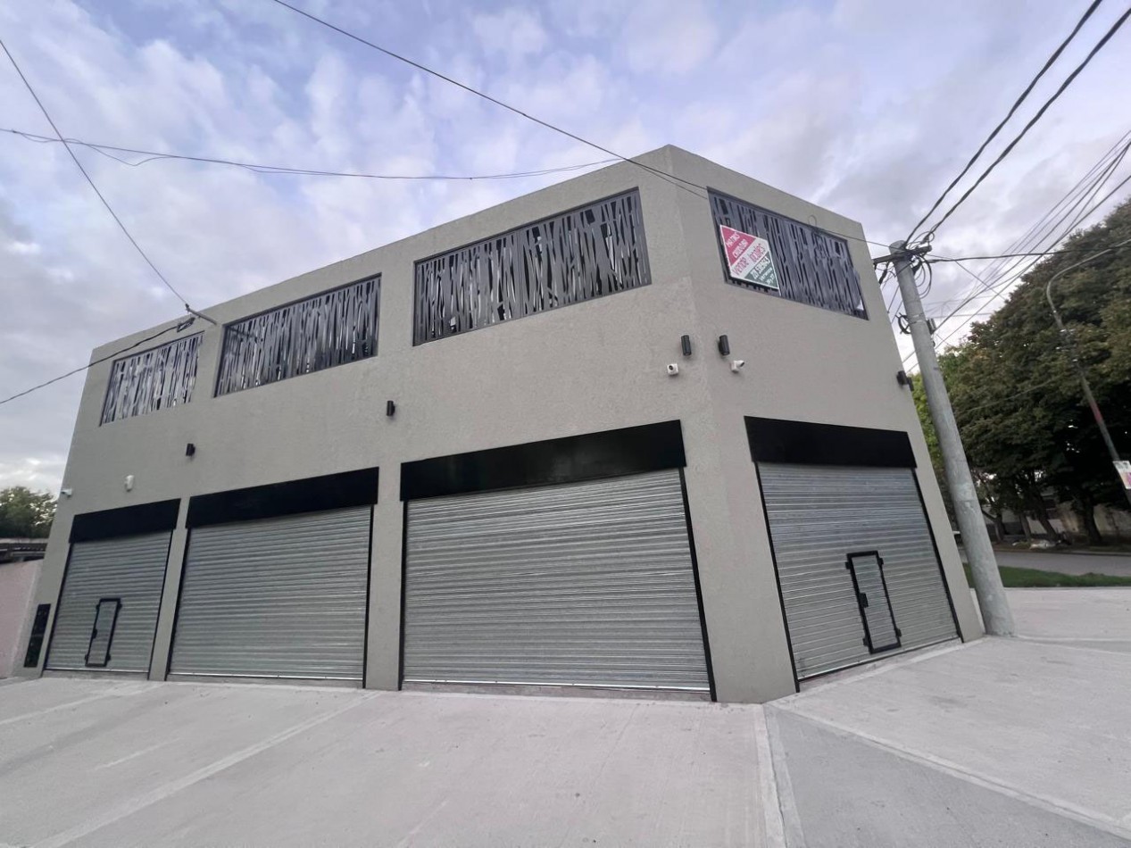 VENTA LOCAL 224m² A ESTRENAR VERONICA 
