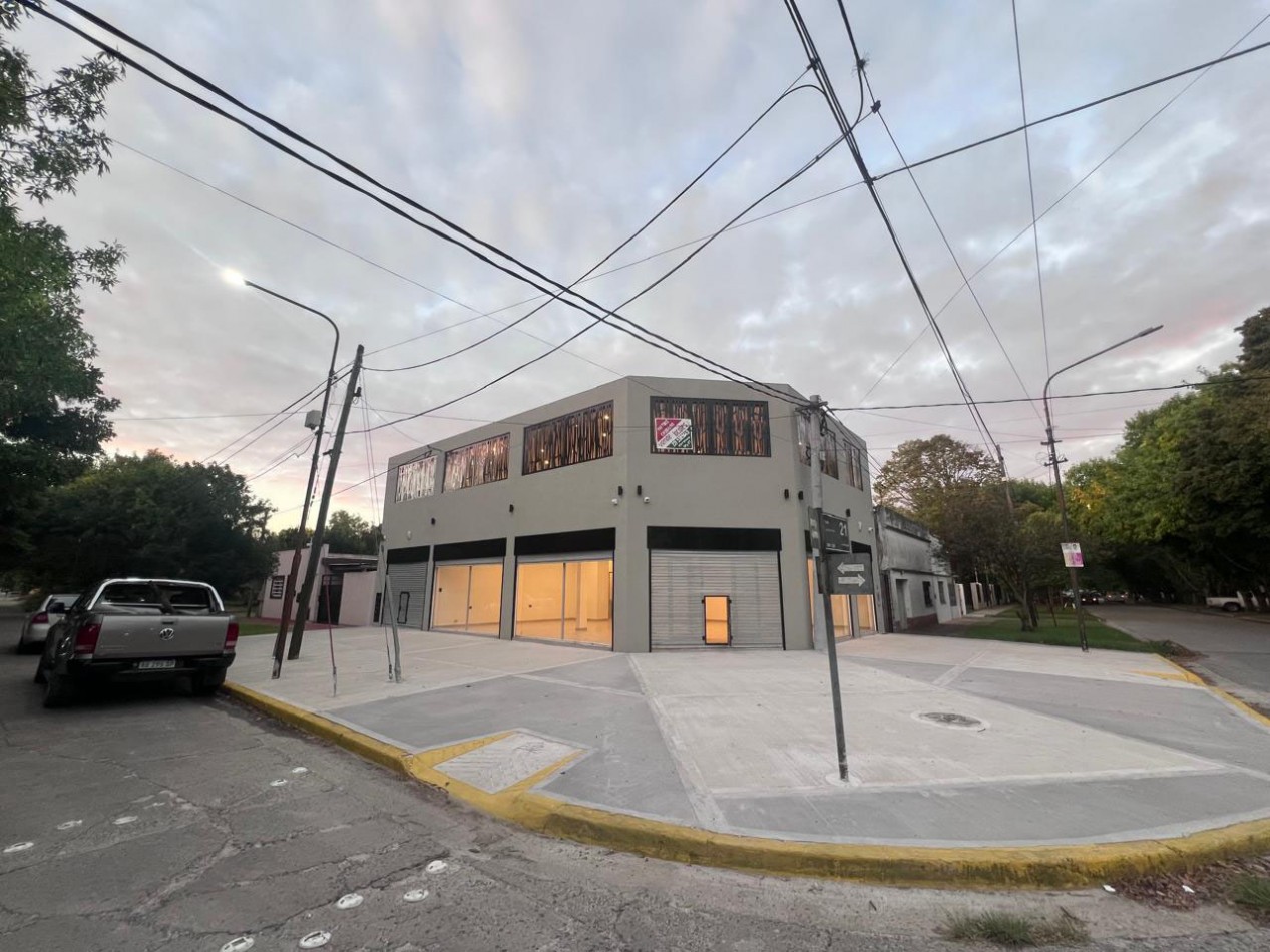 VENTA LOCAL 224m² A ESTRENAR VERONICA 