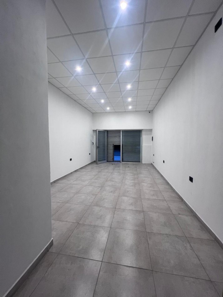 VENDE LOCAL A ESTRENAR 70M²