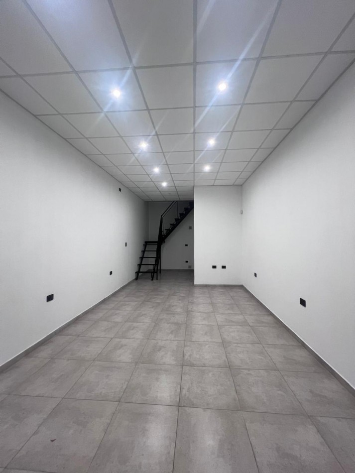 VENDE LOCAL A ESTRENAR 70M²