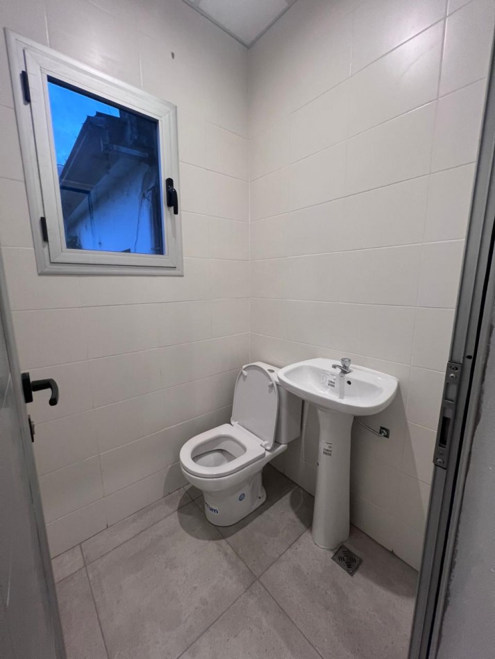 VENDE LOCAL A ESTRENAR 70M²