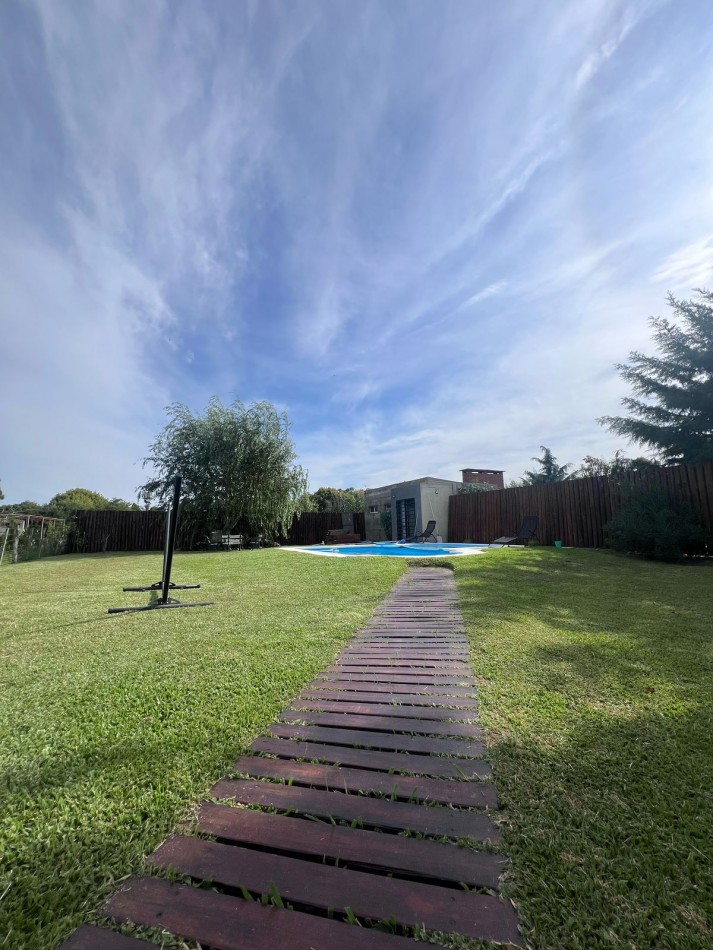 VENTA CASA VERONICA CON PISCINA K-1203