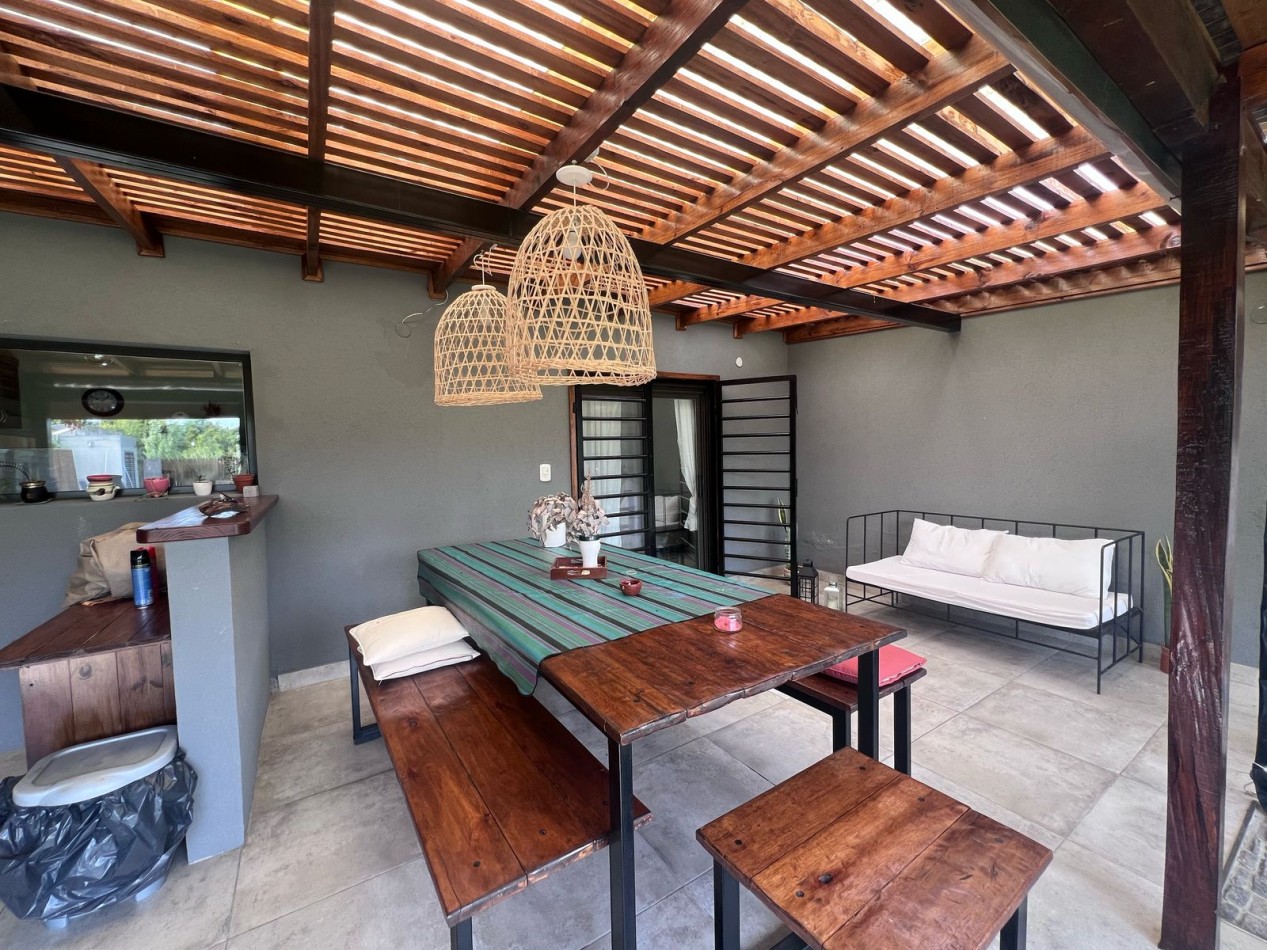 VENTA CASA VERONICA CON PISCINA K-1203