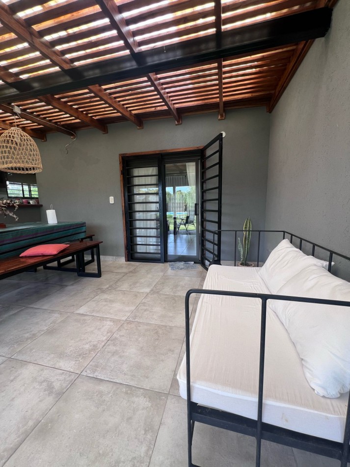 VENTA CASA VERONICA CON PISCINA K-1203