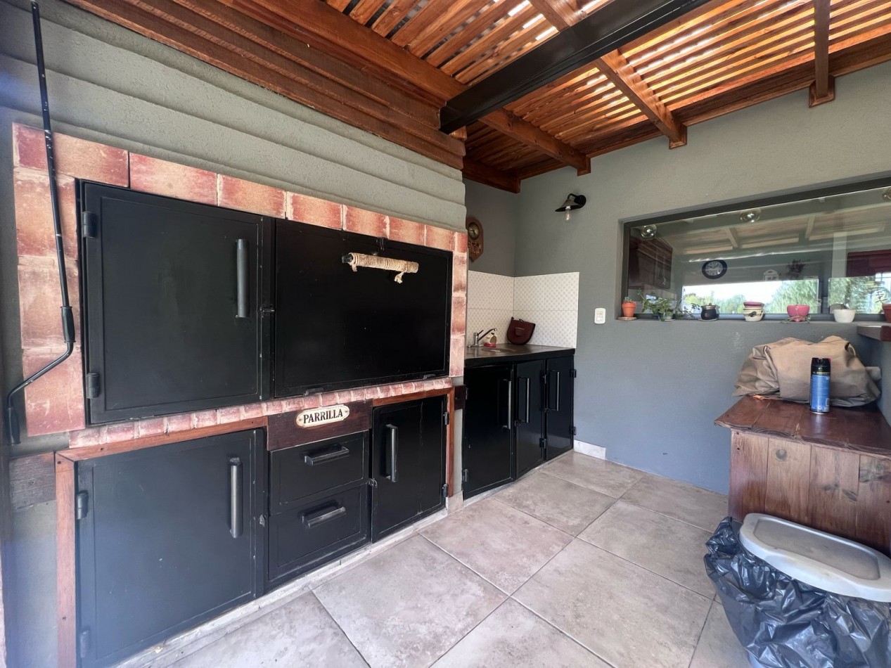 VENTA CASA VERONICA CON PISCINA K-1203