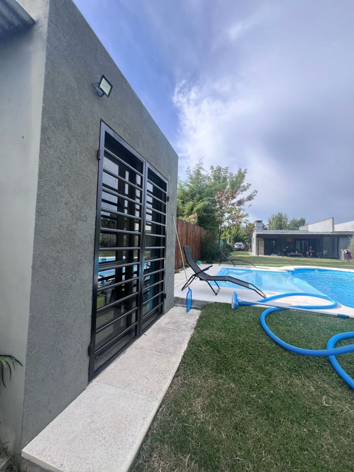 VENTA CASA VERONICA CON PISCINA K-1203