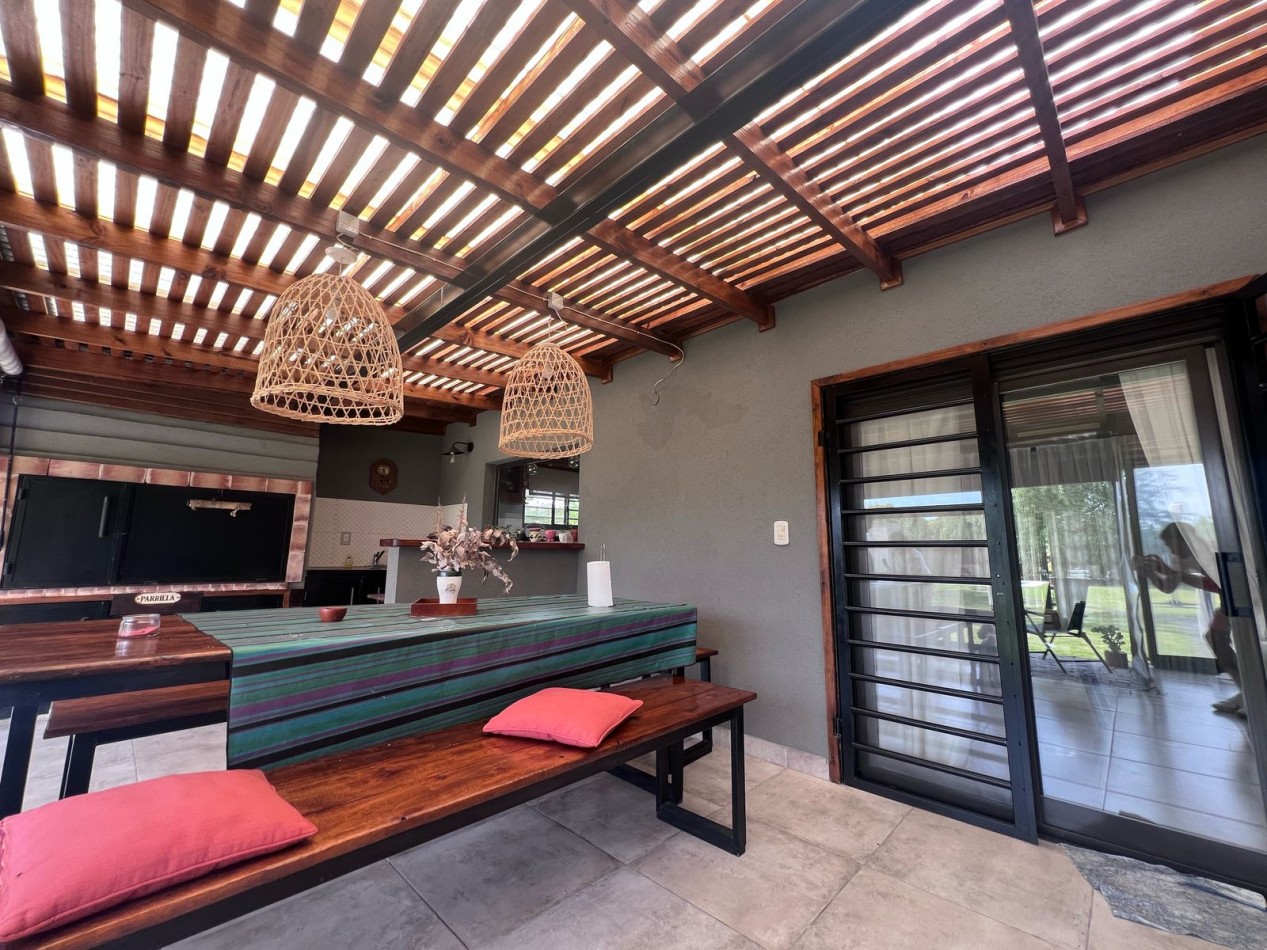 VENTA CASA VERONICA CON PISCINA K-1203