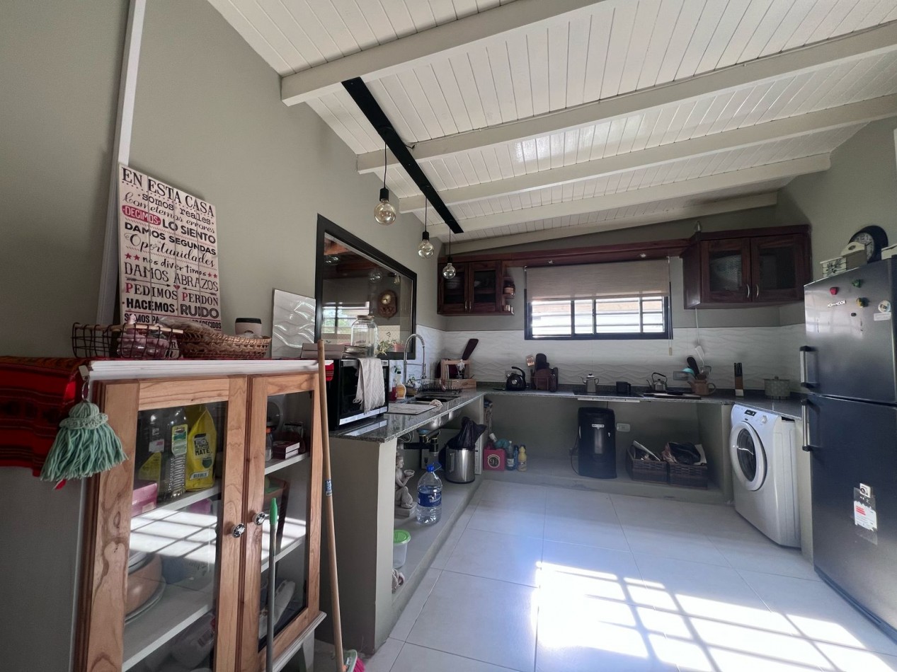 VENTA CASA VERONICA CON PISCINA K-1203