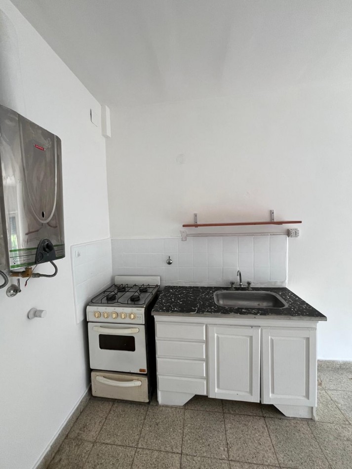 VENTA - MONOAMBIENTE -  ZONA FACULTAD LA PLATA