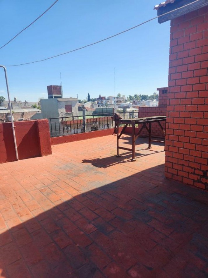 VENTA CASA + LOCAL - WILDE K-1221