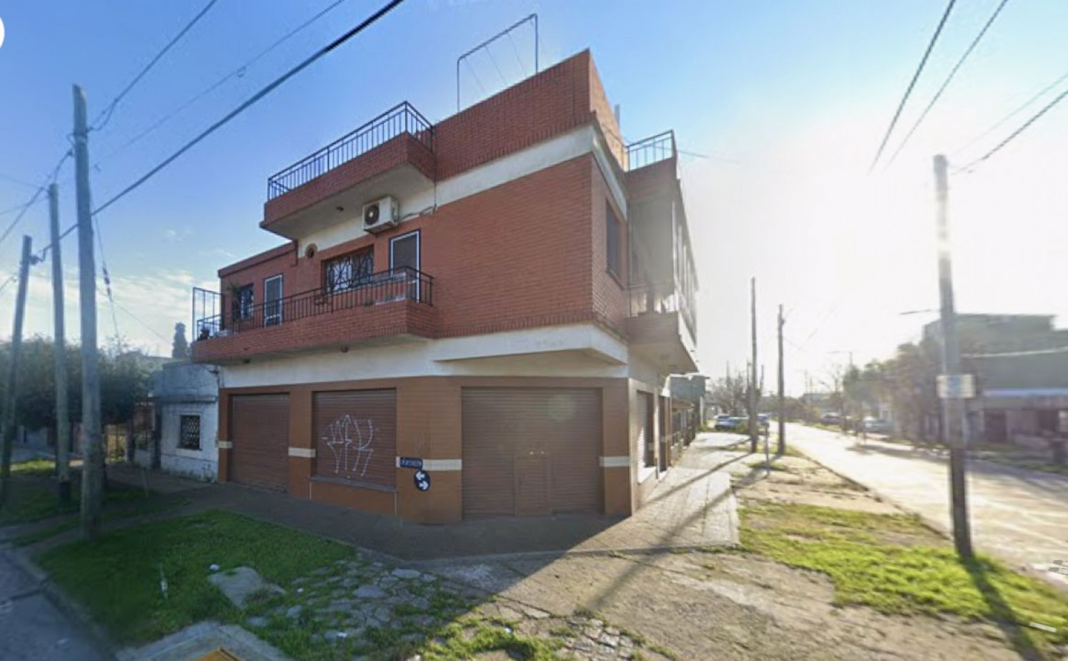 VENTA CASA + LOCAL - WILDE K-1221