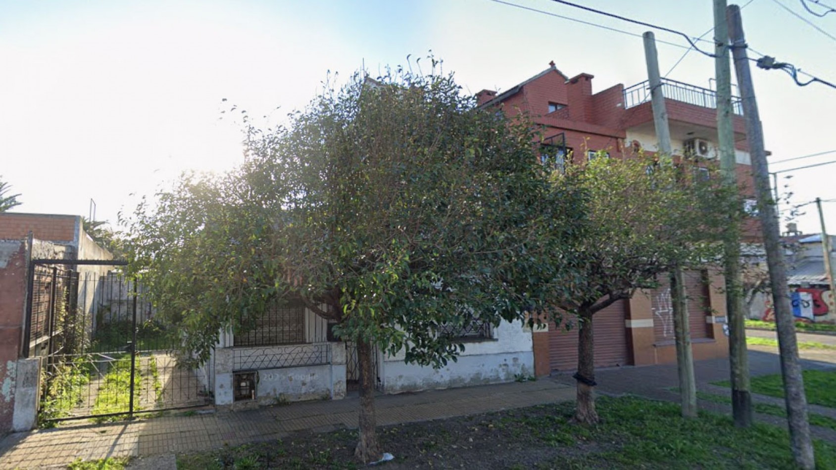 VENTA CASA + LOCAL - WILDE K-1221