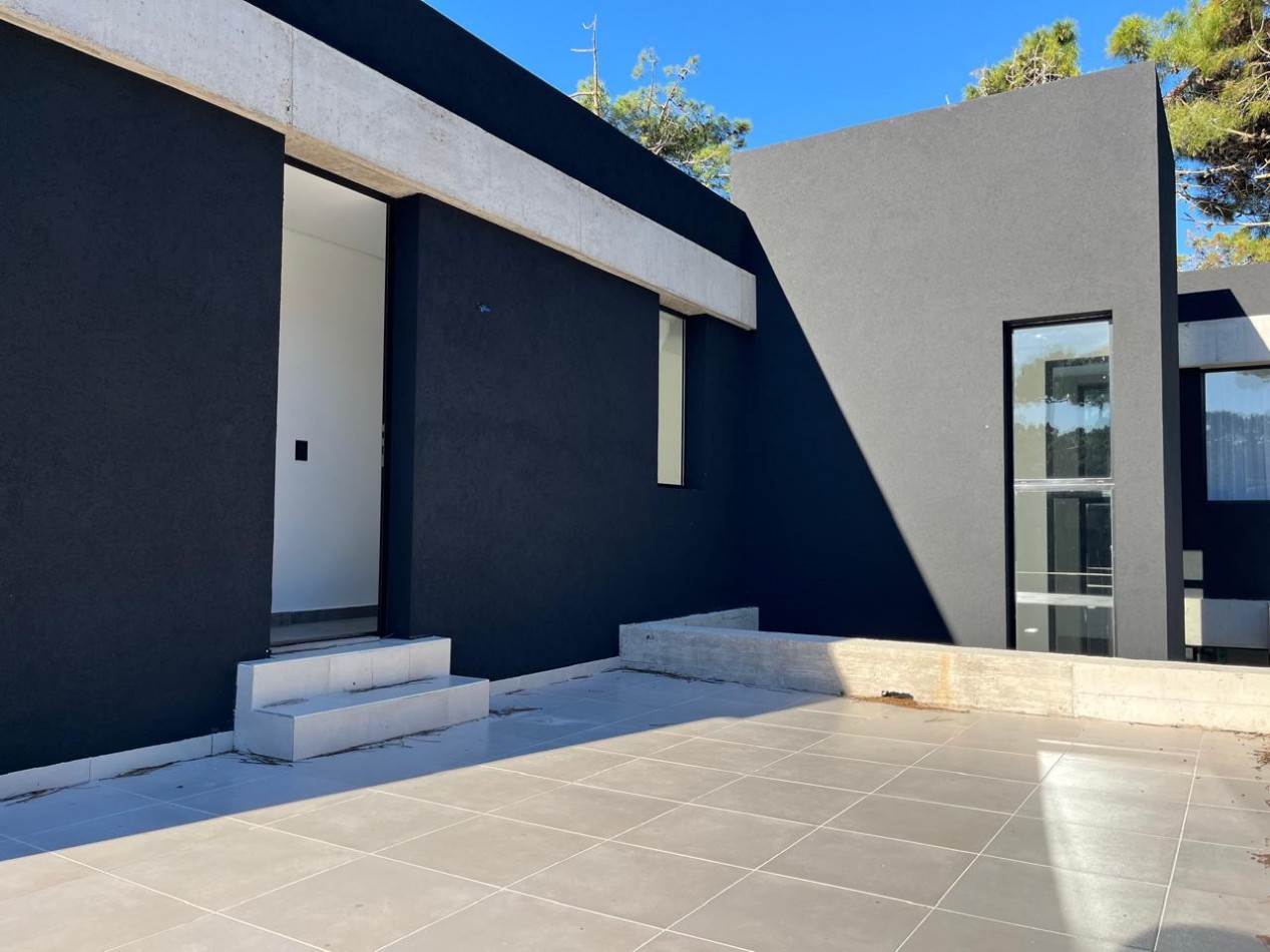 VENTA CASA PINAMAR BARRIO PIONEROS A ESTRENAR