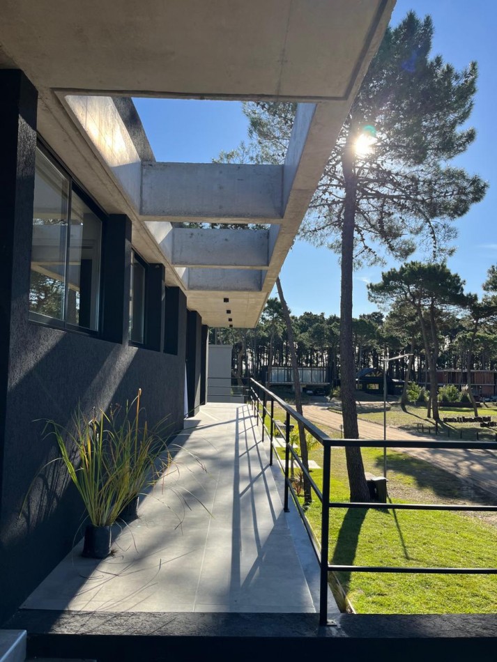 VENTA CASA PINAMAR BARRIO PIONEROS A ESTRENAR
